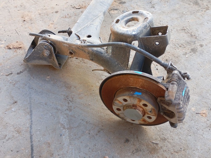 Recambio de puente trasero para skoda rapid spaceback (nh1) 1.6 tdi referencia OEM IAM 6R7500051  