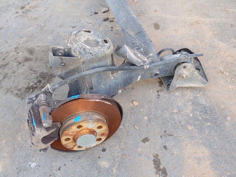 Recambio de puente trasero para skoda rapid spaceback (nh1) 1.6 tdi referencia OEM IAM 6R7500051  