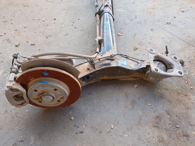 Recambio de puente trasero para citroën ds5 2.0 hdi 165 referencia OEM IAM 1614089580  