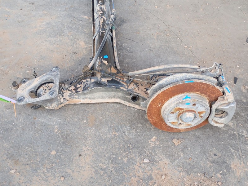 Recambio de puente trasero para citroën ds5 2.0 hdi 165 referencia OEM IAM 1614089580  