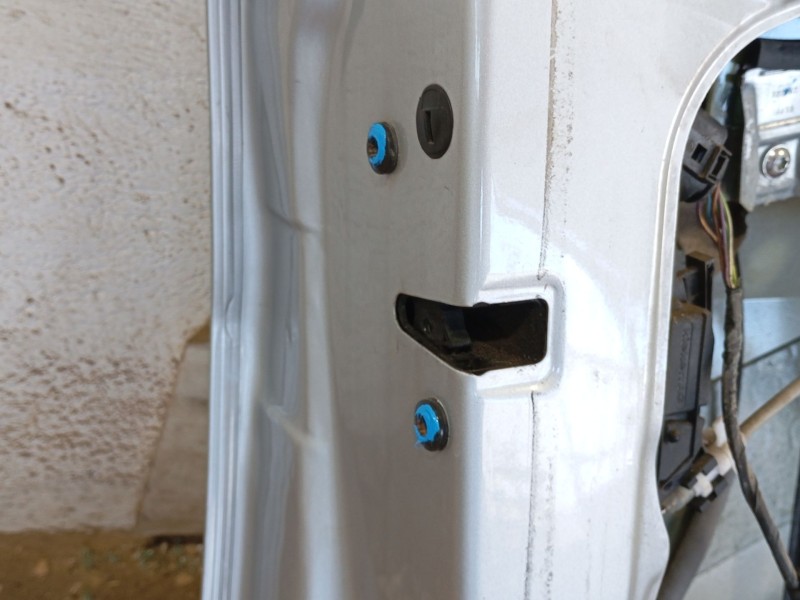 Recambio de puerta delantera izquierda para seat ibiza iv (6j5, 6p1) 1.2 tdi referencia OEM IAM 6J4831055  