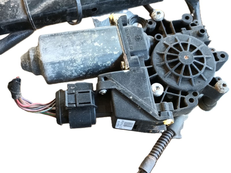 Recambio de elevalunas delantero izquierdo para audi a6 c5 (4b2, 4b4) 2.4 referencia OEM IAM 4B0837461  