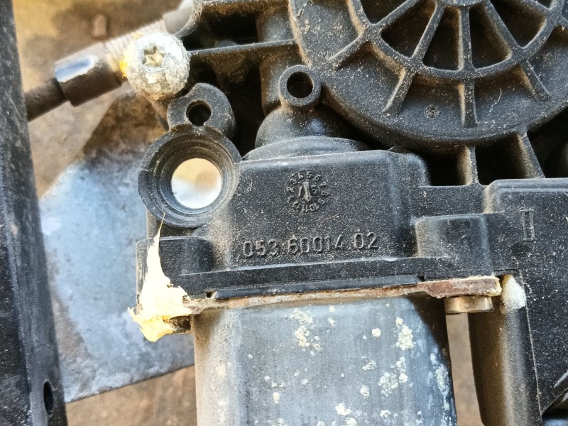 Recambio de elevalunas delantero izquierdo para audi a6 c5 (4b2, 4b4) 2.4 referencia OEM IAM 4B0837461  