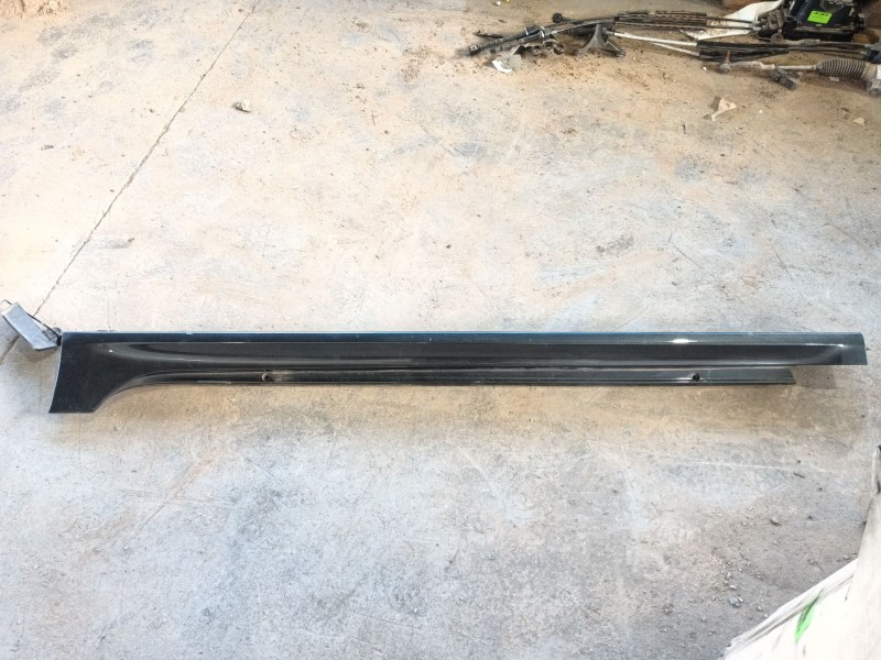 Recambio de faldon lateral para toyota yaris (_p21_, _pa1_, _ph1_) 1.5 hybrid (mxph10) referencia OEM IAM   