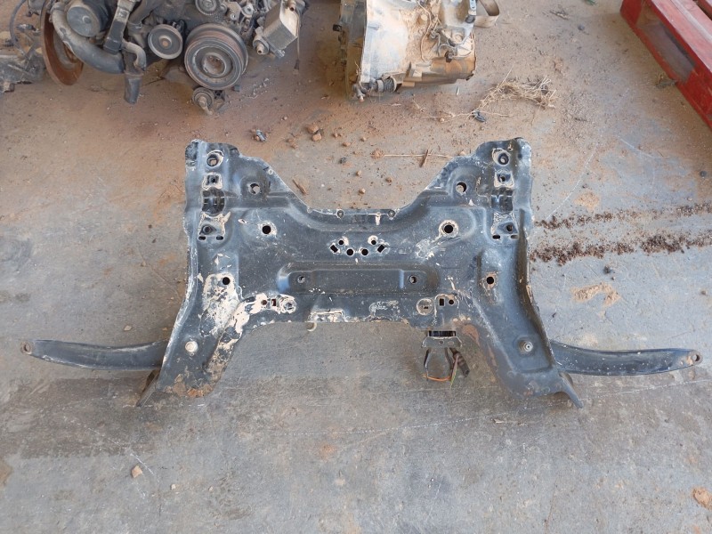 Recambio de puente delantero para citroën ds5 2.0 hdi 165 referencia OEM IAM 9677714880  