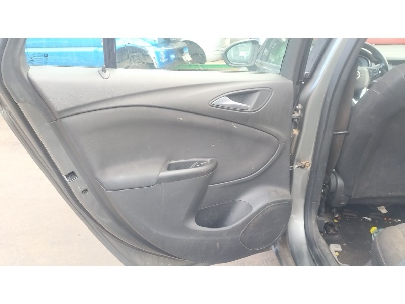 Recambio de guarnecido puerta trasera izquierda para opel astra k sports tourer (b16) 1.6 cdti (35) referencia OEM IAM   