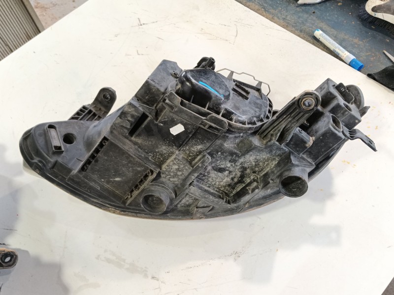 Recambio de faro derecho para seat ibiza iv (6j5, 6p1) 1.2 tdi referencia OEM IAM 6J1941022C  