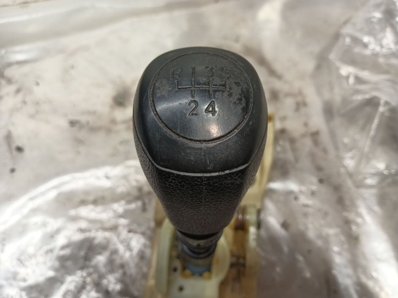 Recambio de palanca cambio para hyundai i20 comfort referencia OEM IAM 437201J200  