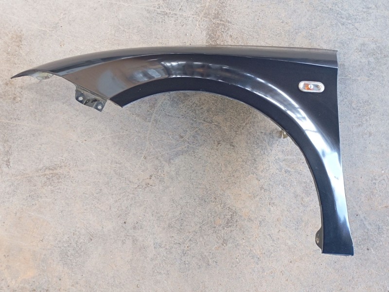 Recambio de aleta delantera izquierda para seat leon (1p1) 1.6 referencia OEM IAM 1P0821021A  