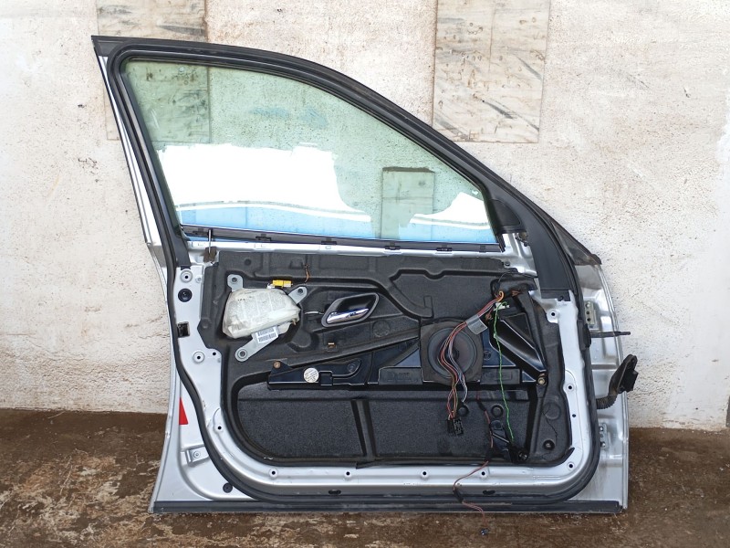 Recambio de puerta delantera izquierda para bmw 5 (e39) 520 i referencia OEM IAM 41518216817  