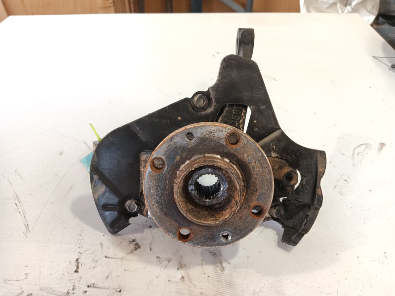 Recambio de mangueta delantera izquierda para ford ka (ru8) 1.2 referencia OEM IAM   