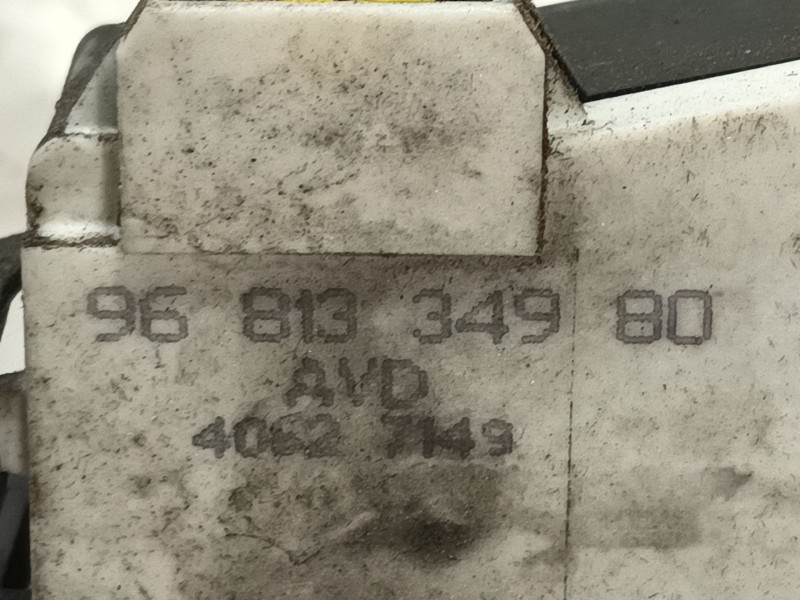 Recambio de cerradura puerta delantera derecha para citroën jumpy ii furgoneta 1.6 hdi 90 16v referencia OEM IAM 9136CA  