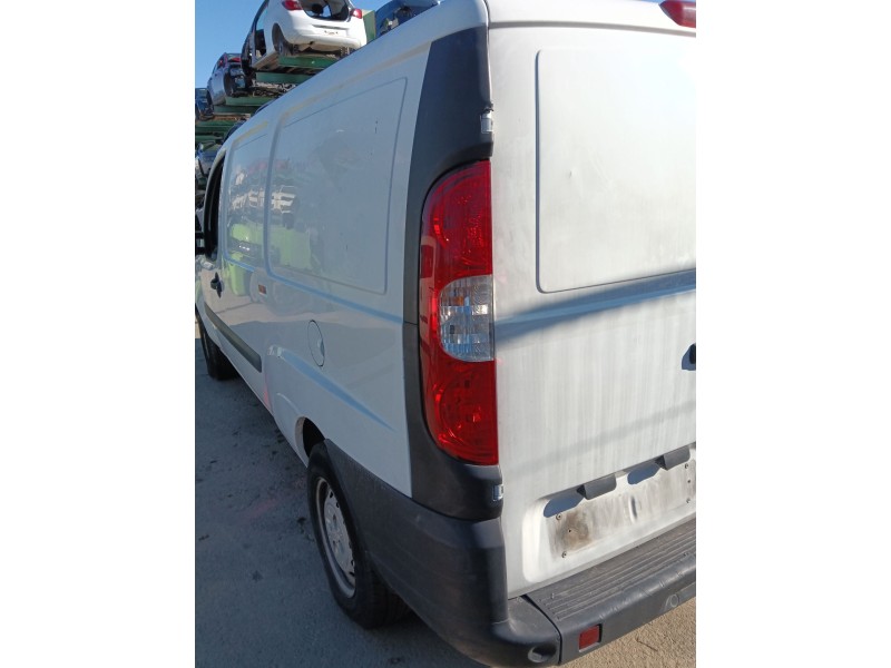 Recambio de piloto trasero izquierdo para fiat doblo furgoneta/monovolumen (223_) 1.3 d multijet referencia OEM IAM   