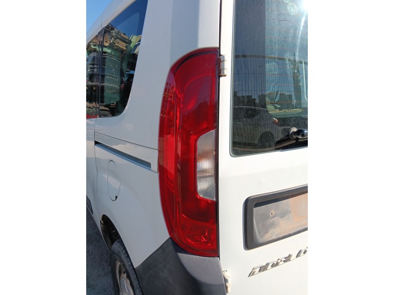 Recambio de piloto trasero izquierdo para fiat doblo autobús (263_) 1.3 d multijet (263axc1a) referencia OEM IAM 0000051810674  
