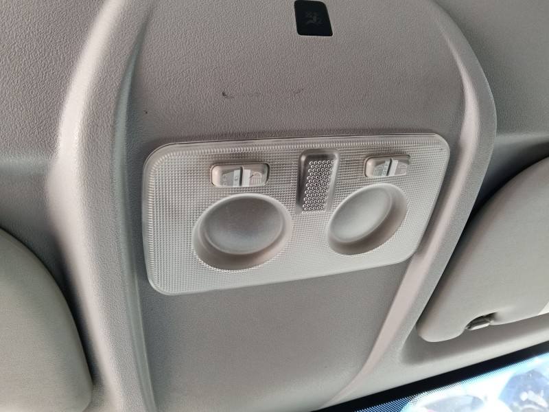 Recambio de luz interior delantera central para fiat doblo autobús (263_) 1.3 d multijet (263axc1a) referencia OEM IAM 000073569