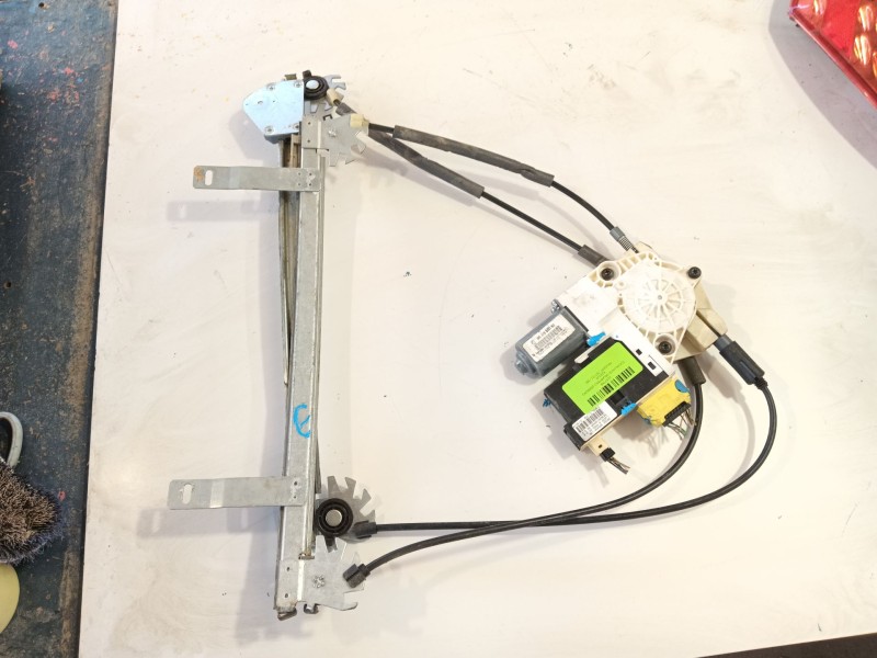 Recambio de elevalunas delantero derecho para peugeot 307 cc (3b) 1.6 16v referencia OEM IAM 9222V9  