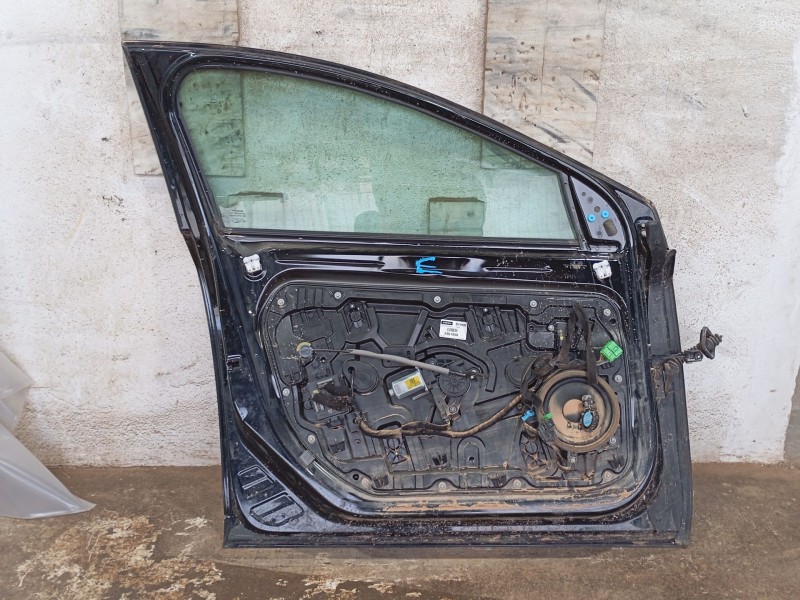 Recambio de puerta delantera izquierda para volvo v40 hatchback (525) d2 referencia OEM IAM   