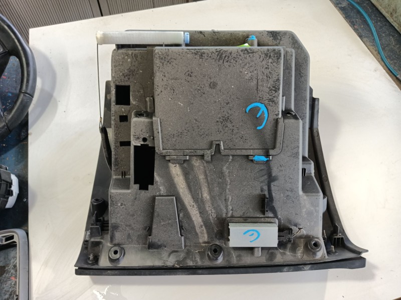 Recambio de guantera para volvo v40 hatchback (525) d2 referencia OEM IAM   