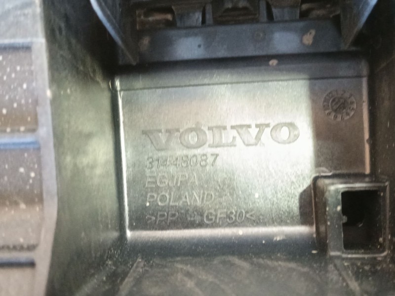 Recambio de apoyabrazos central para volvo v40 hatchback (525) d2 referencia OEM IAM   