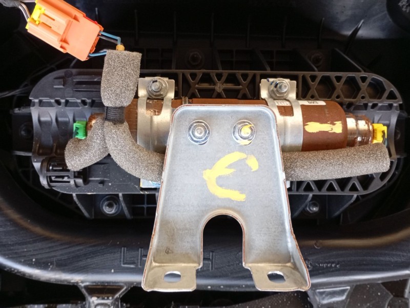 Recambio de salpicadero para volvo v40 hatchback (525) d2 referencia OEM IAM  31477354160890090 