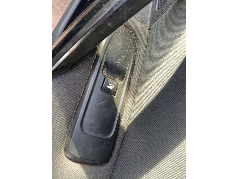 Recambio de mando elevalunas delantero derecho para peugeot 508 i (8d_) 1.6 hdi referencia OEM IAM 6490NW  