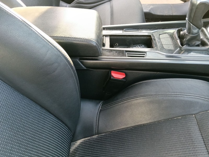 Recambio de enganche cinturon delantero derecho para peugeot 508 i (8d_) 1.6 hdi referencia OEM IAM 8976G2  