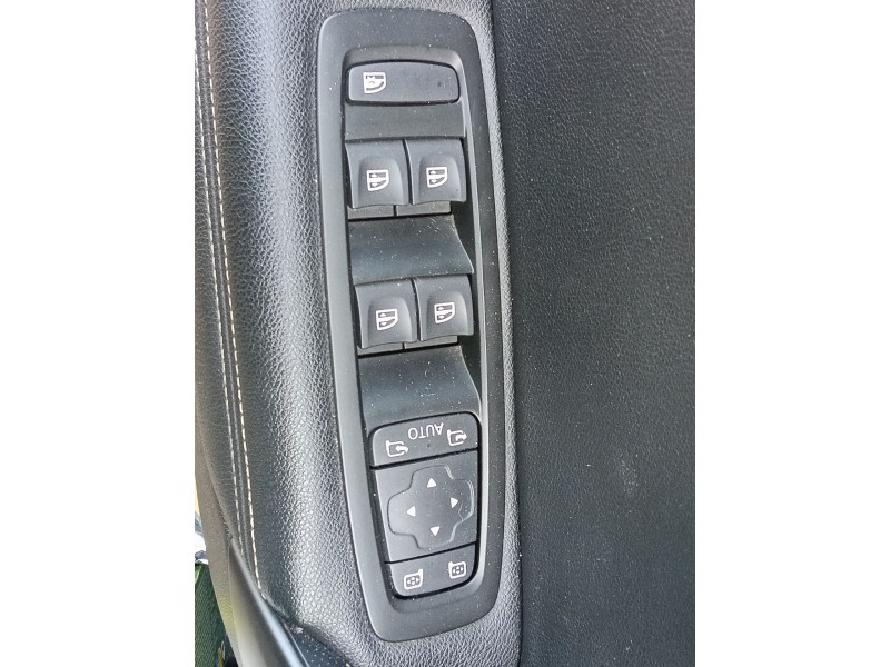 Recambio de mando elevalunas delantero izquierdo para renault megane iv sedán (lva/m/n) 1.5 dci 110 referencia OEM IAM   