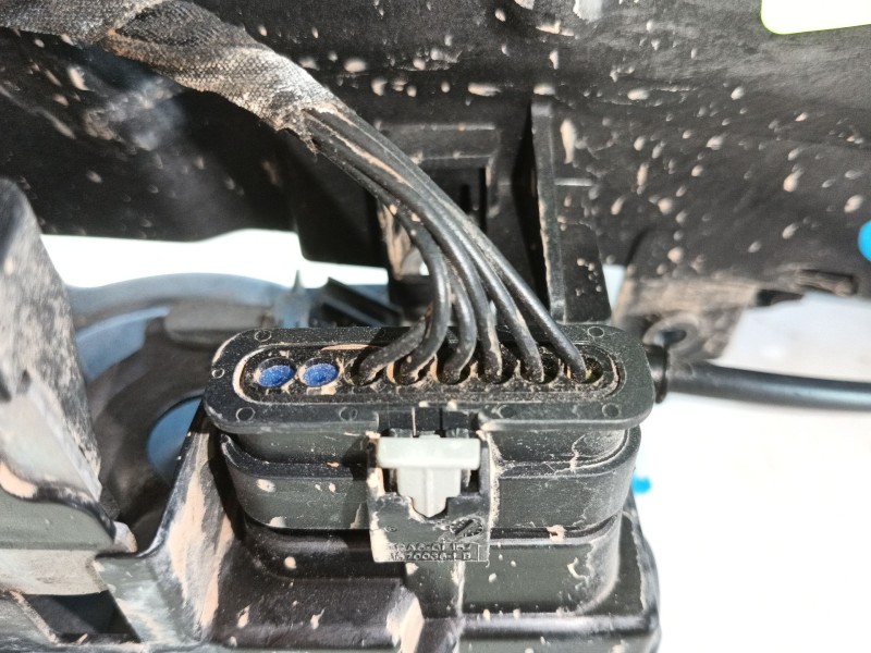 Recambio de cerradura puerta delantera derecha para volvo v40 hatchback (525) d2 referencia OEM IAM   