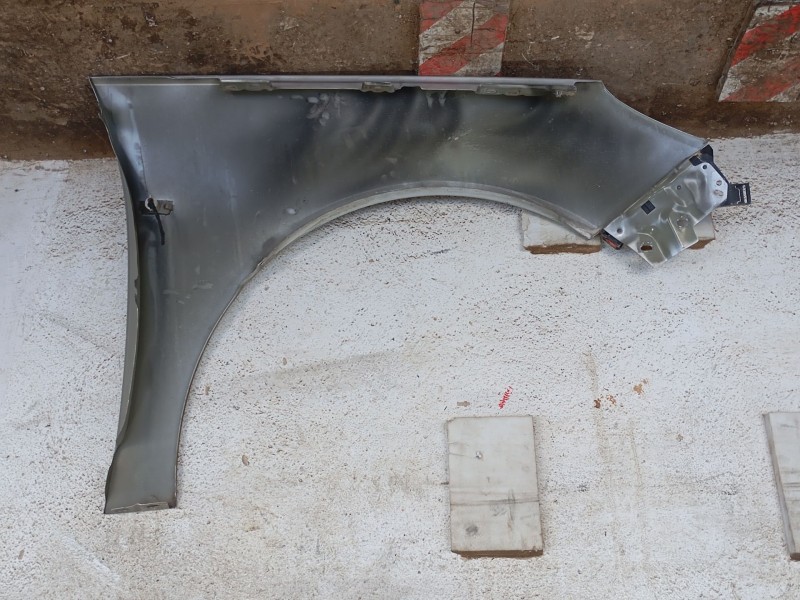 Recambio de aleta delantera izquierda para opel insignia a sedán (g09) 2.0 cdti (69) referencia OEM IAM 1327720 / 13277520  