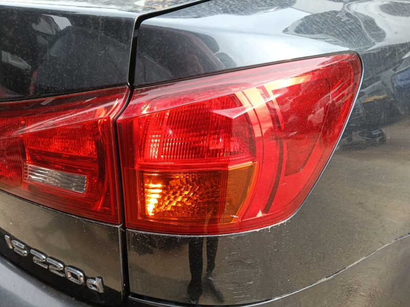 Recambio de piloto trasero derecho para lexus is ii (_e2_) 220d (ale20) referencia OEM IAM 8155353160  