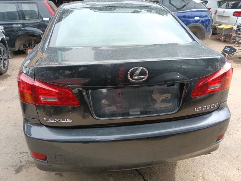 Recambio de porton trasero para lexus is ii (_e2_) 220d (ale20) referencia OEM IAM   