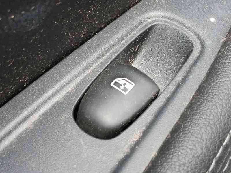 Recambio de mando elevalunas trasero izquierdo para nissan qashqai ii (j11, j11_) 1.3 dig-t referencia OEM IAM   