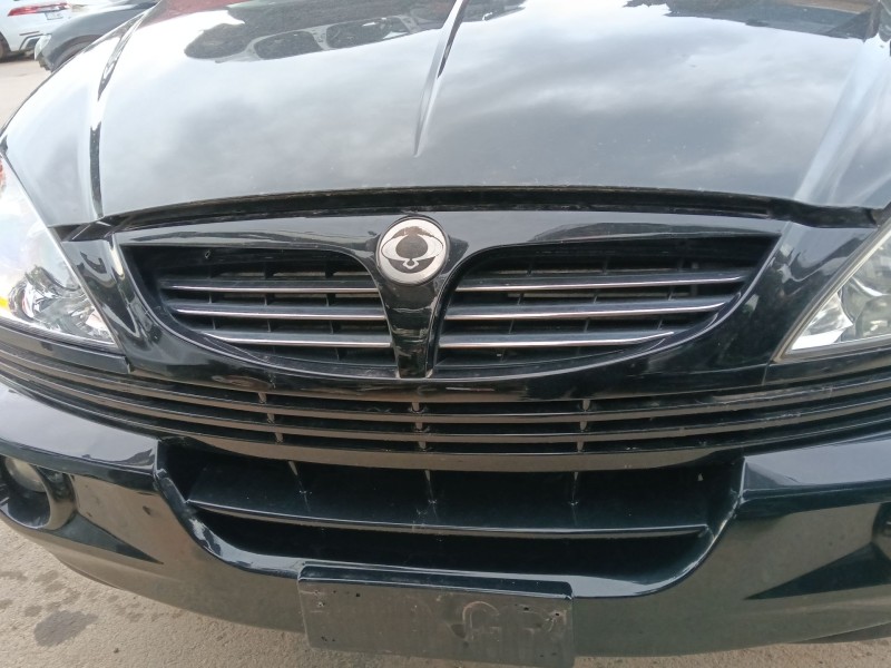 Recambio de rejilla delantera para ssangyong kyron 2.0 xdi referencia OEM IAM   