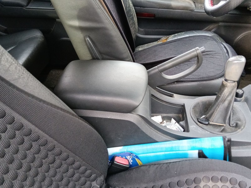 Recambio de apoyabrazos central para ssangyong kyron 2.0 xdi referencia OEM IAM   