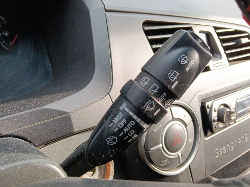 Recambio de mando limpia para ssangyong kyron 2.0 xdi referencia OEM IAM   