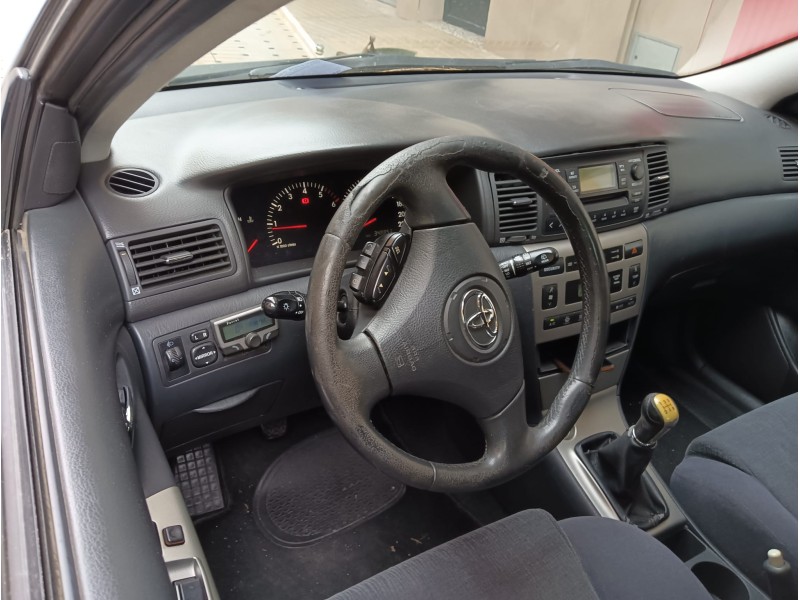 toyota corolla (_e12_) del año 2003