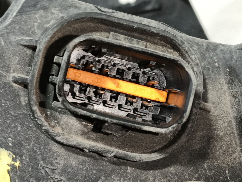 Recambio de faro derecho para renault master iii autobús (jv) 2.3 dci 125 fwd (jv0c, jv0d, jv0h, jv0g, jv0j) referencia OEM IAM 