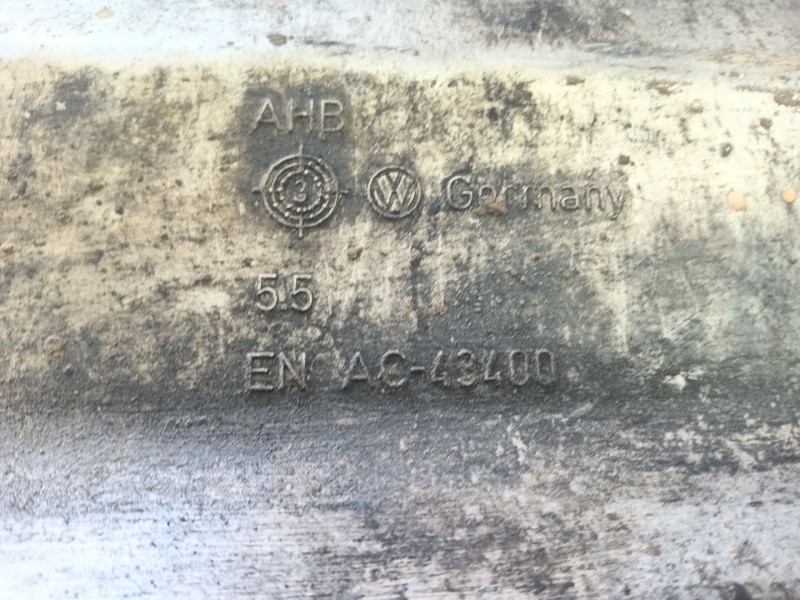 Recambio de carter para volkswagen golf v (1k1) 2.0 tdi 16v referencia OEM IAM 038103603AG  