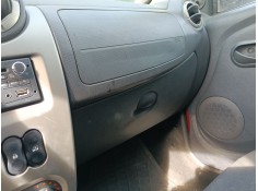 Recambio de guantera para dacia sandero (bs_) 1.6 mpi 85 (bs03) referencia OEM IAM 6001550895  