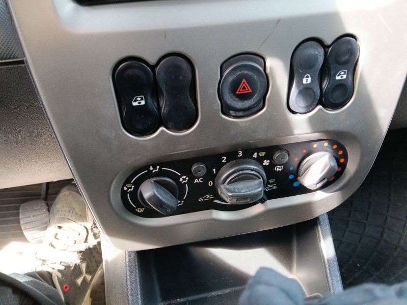 Recambio de mando calefaccion / aire acondicionado para dacia sandero (bs_) 1.6 mpi 85 (bs03) referencia OEM IAM   