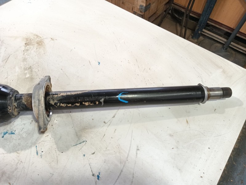 Recambio de transmision delantera derecha para mercedes-benz clase a (w176) a 200 cdi / d (176.008) referencia OEM IAM 246330240