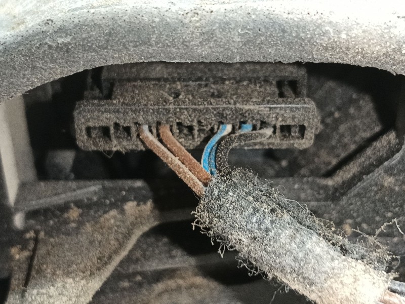 Recambio de cerradura puerta delantera derecha para bmw 1 (e87) 118 d referencia OEM IAM 51217202146 / 51247840617  