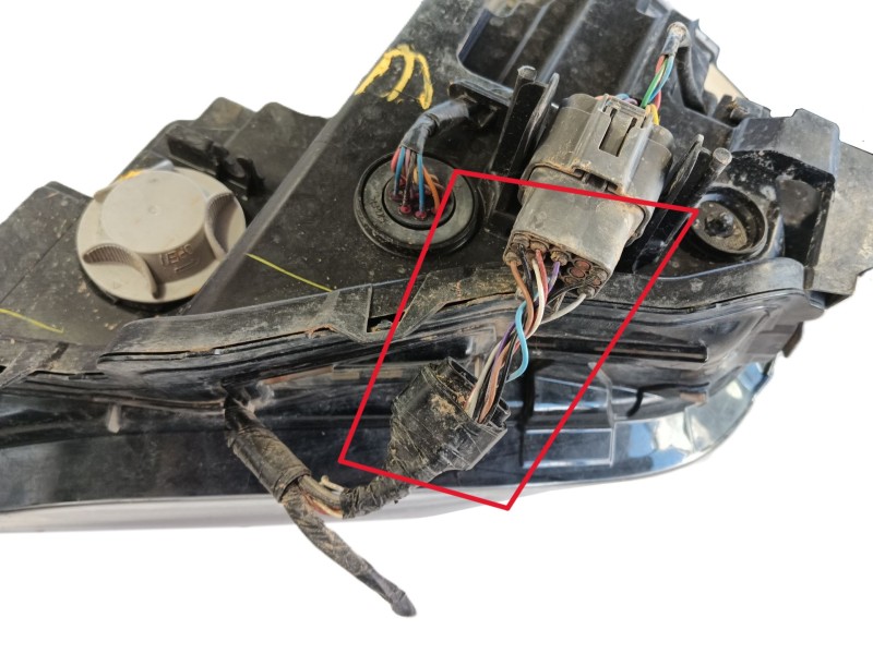 Recambio de faro derecho para mazda 3 hatchback (bp) 2.0 skyactiv-g m hybrid referencia OEM IAM   