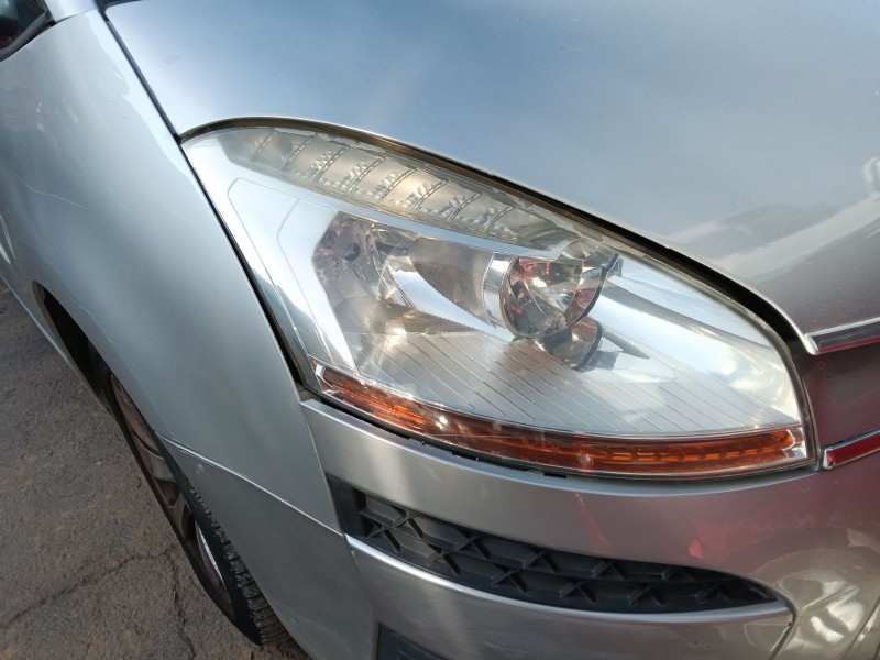 Recambio de faro derecho para citroën c4 picasso i monospace (ud_) 1.6 hdi referencia OEM IAM 6206A8  
