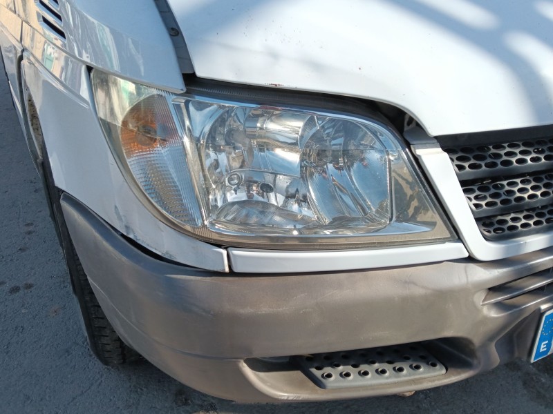 Recambio de faro derecho para mercedes-benz sprinter 3-t furgoneta (b903) 313 cdi (903.663, 903.662, 903.661) referencia OEM IAM