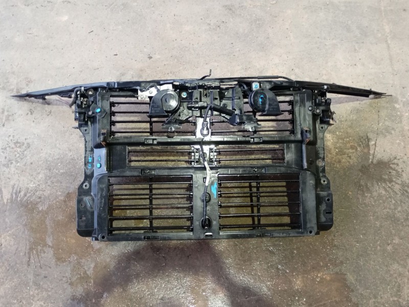 Recambio de panel frontal para mazda 3 hatchback (bp) 2.0 skyactiv-g m hybrid referencia OEM IAM   