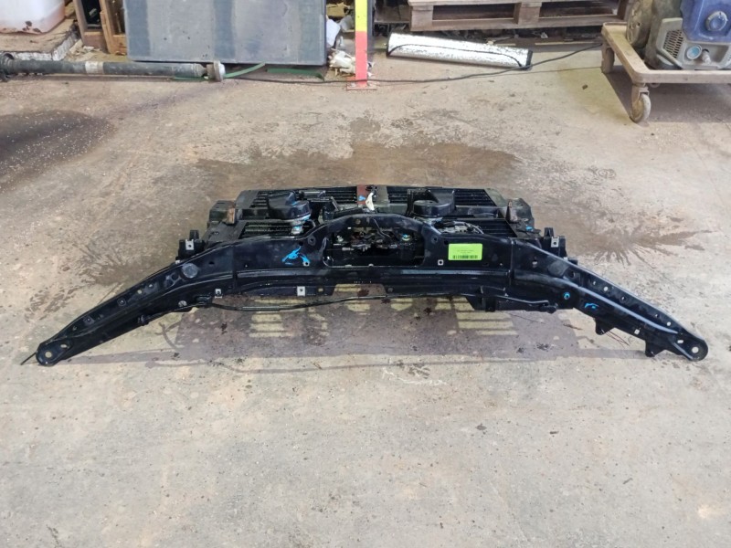 Recambio de panel frontal para mazda 3 hatchback (bp) 2.0 skyactiv-g m hybrid referencia OEM IAM   