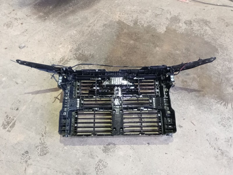 Recambio de panel frontal para mazda 3 hatchback (bp) 2.0 skyactiv-g m hybrid referencia OEM IAM   