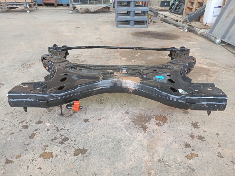 Recambio de puente delantero para mazda 3 hatchback (bp) 2.0 skyactiv-g m hybrid referencia OEM IAM   