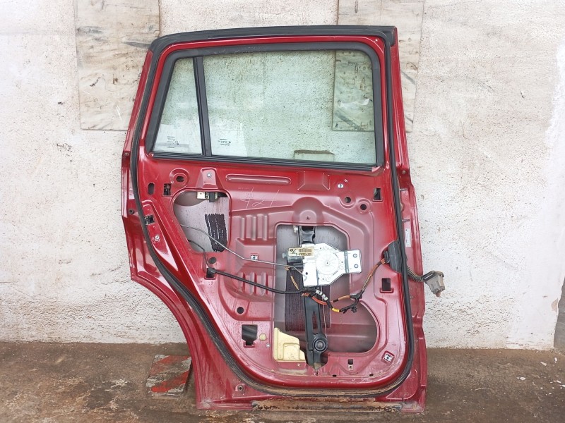 Recambio de puerta trasera izquierda para dodge caliber 2.0 crd referencia OEM IAM 04589887AD  